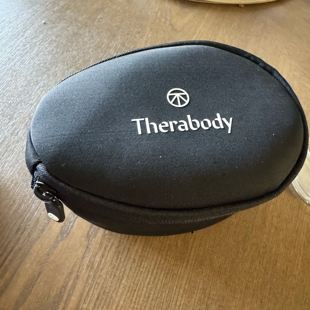 Therabody SmartGoggles Case in Cream